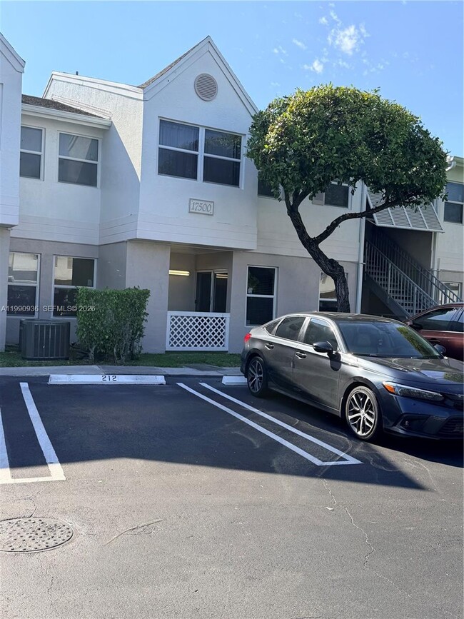 Building Photo - 17500 NW 67th Ct