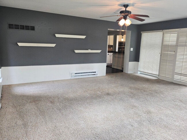 Building Photo - 3018 Guilford Dr