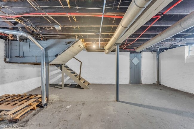 Building Photo - 3998 E 54th St