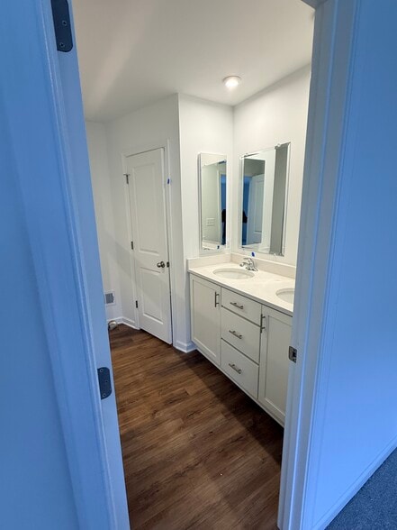 Building Photo - 620 Slick Terrace