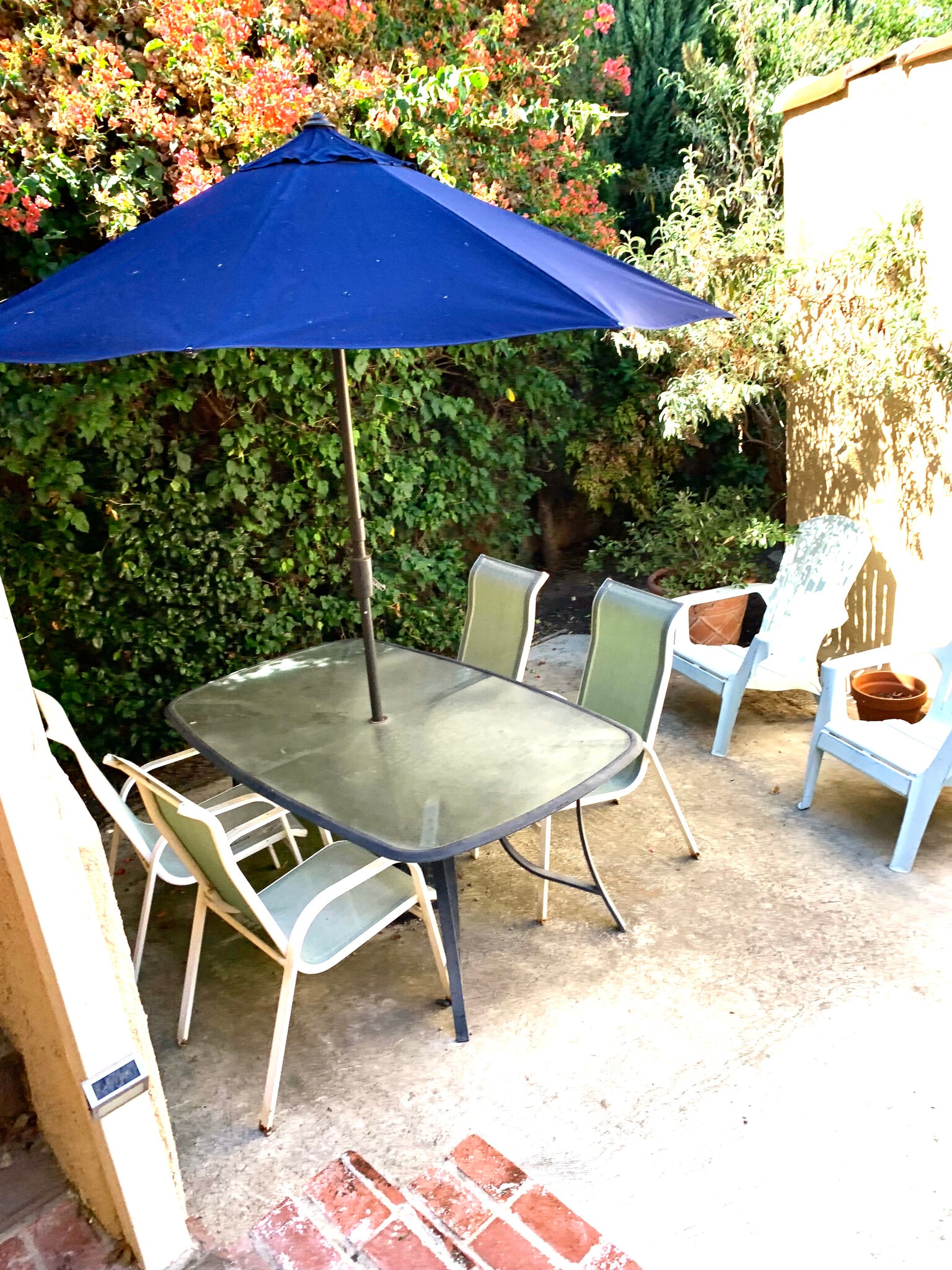 Shared Backyard Patio - 8569 Horner St