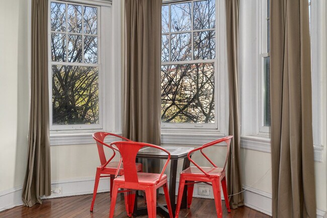 Building Photo - 2633 Adams Mill Rd NW