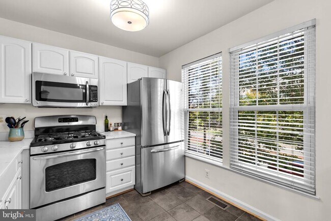 Building Photo - 1335 Argall Pl