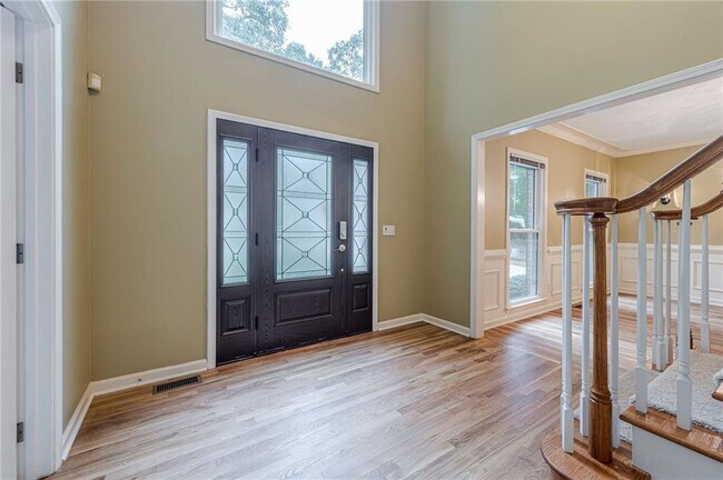 Building Photo - 461 Braidwood Walk NW