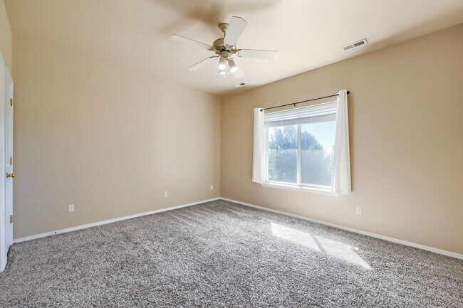 Building Photo - 3060 Mandalay Grove