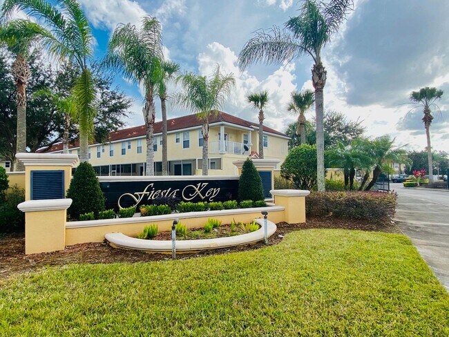 Building Photo - 1194 S Beach Cir