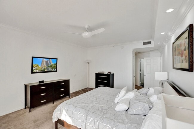 Building Photo - 3100 N Ocean Blvd