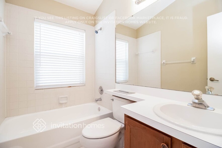Building Photo - 1369 Tindaro Dr