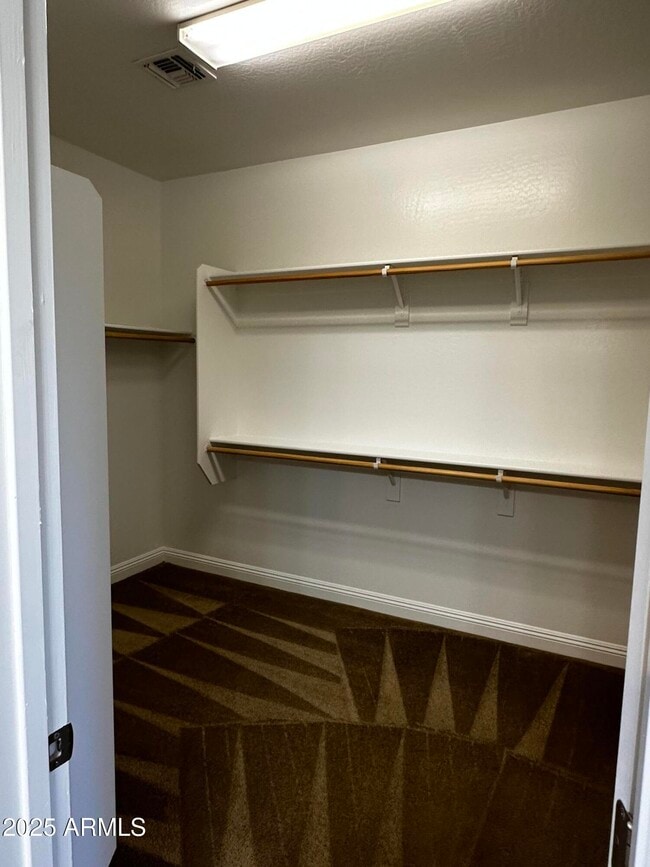 Building Photo - 1686 W Paisley Dr