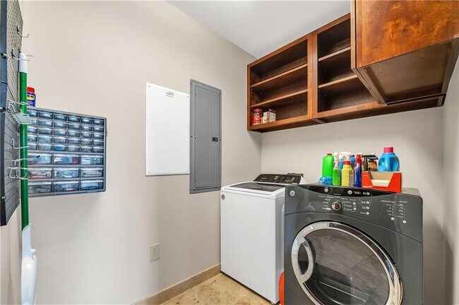 Building Photo - 18269 Colony Dr Dr