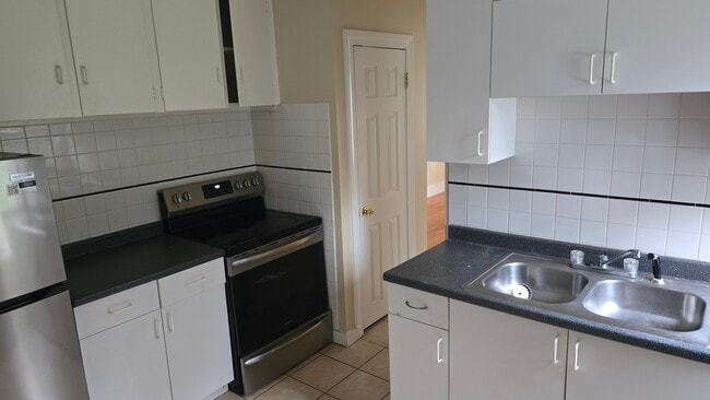 Building Photo - 1252 Main St