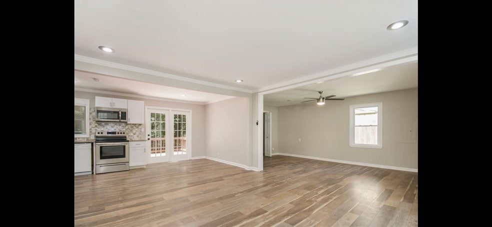 Building Photo - 3704 Asbury Ln SW