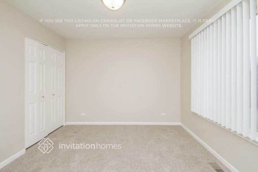 Building Photo - 1941 Royal Ln