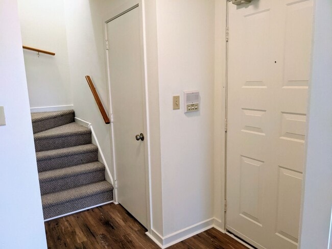 Building Photo - Spacious 2 Bedroom Apartment in Emmaus!