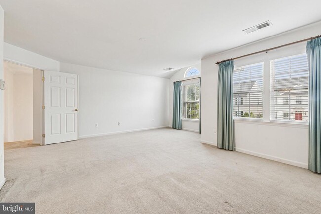 Building Photo - 16056 Sheringham Way