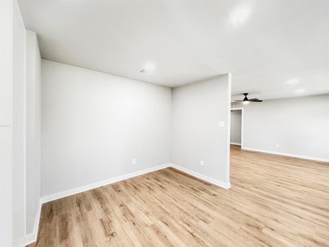 Building Photo - 4926 Adonis Dr