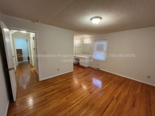 Building Photo - 7622 Helmdale Ave