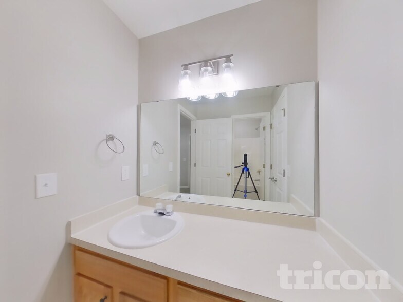 Building Photo - 538 Providence Crossing