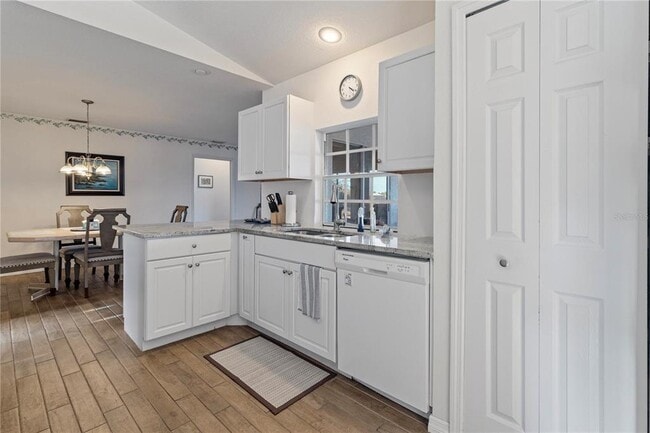 Building Photo - 6460 Blueberry Dr