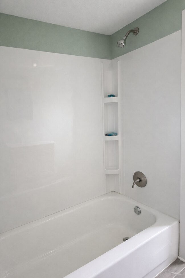 Building Photo - Renovated 2BR House | Storage Shop Included | All Animals Welcome | El Dorado Springs MO