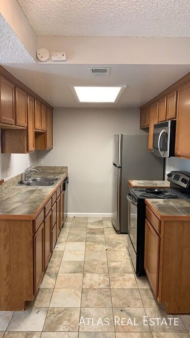 Building Photo - 851 S Uravan Ct