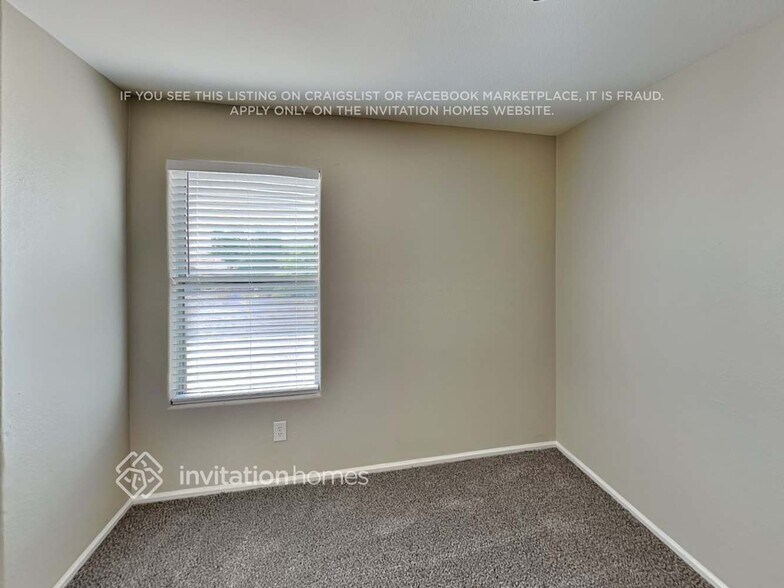 Building Photo - 785 E Beargrass Pl