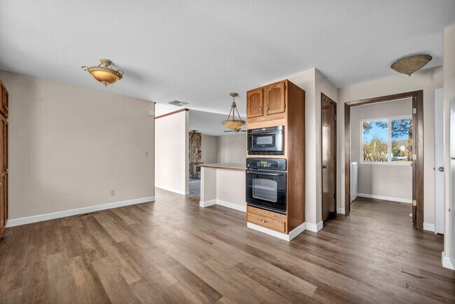 Building Photo - Single Story Home Located on a Ranch