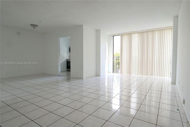 Building Photo - 17021 N Bay Rd