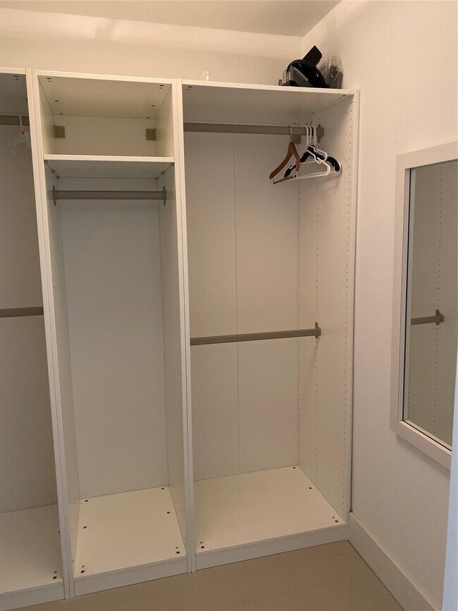 Building Photo - 4280 Oaks Terrace