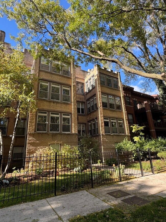 Primary Photo - 4736 N Magnolia Ave