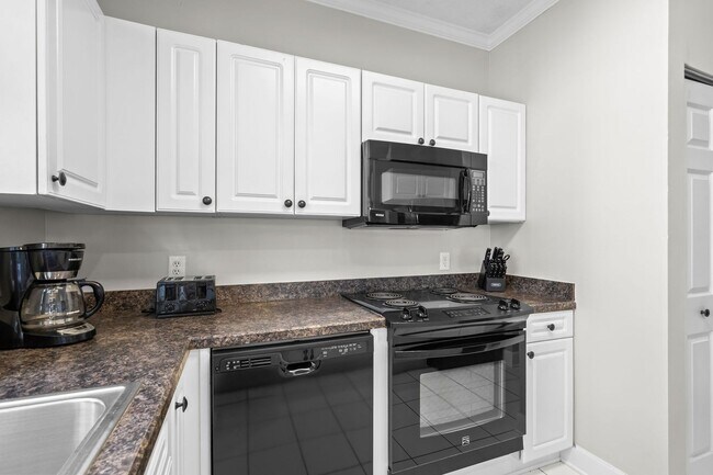 Building Photo - 686 Riverwalk Dr