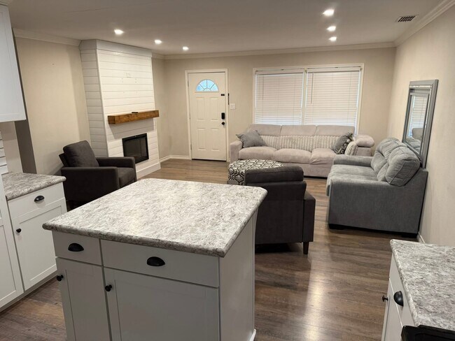 Building Photo - 4511 Spencer Dr