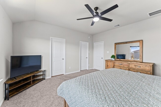 Building Photo - 5343 Marisol Cv Dr