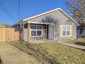 Building Photo - Available for April Move in! - Renovated 3 Bed 1.5 Bath House Biking Distance to Campus!