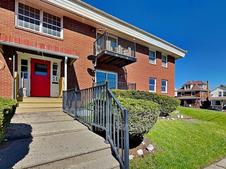 Building Photo - 901 Crescent Ave