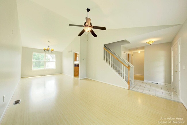Building Photo - 3127 Dunwoodie Rd