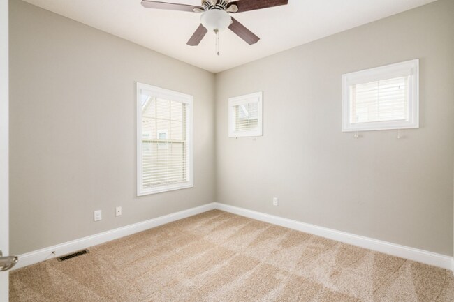 Building Photo - 4184 Hobbs Landing Dr W