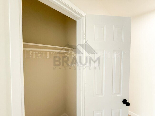 Building Photo - 7339 Woodman Ave