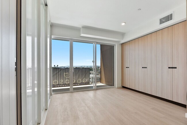 Building Photo - BRAND NEW CONSTRUCTION - Move-In Special 8...