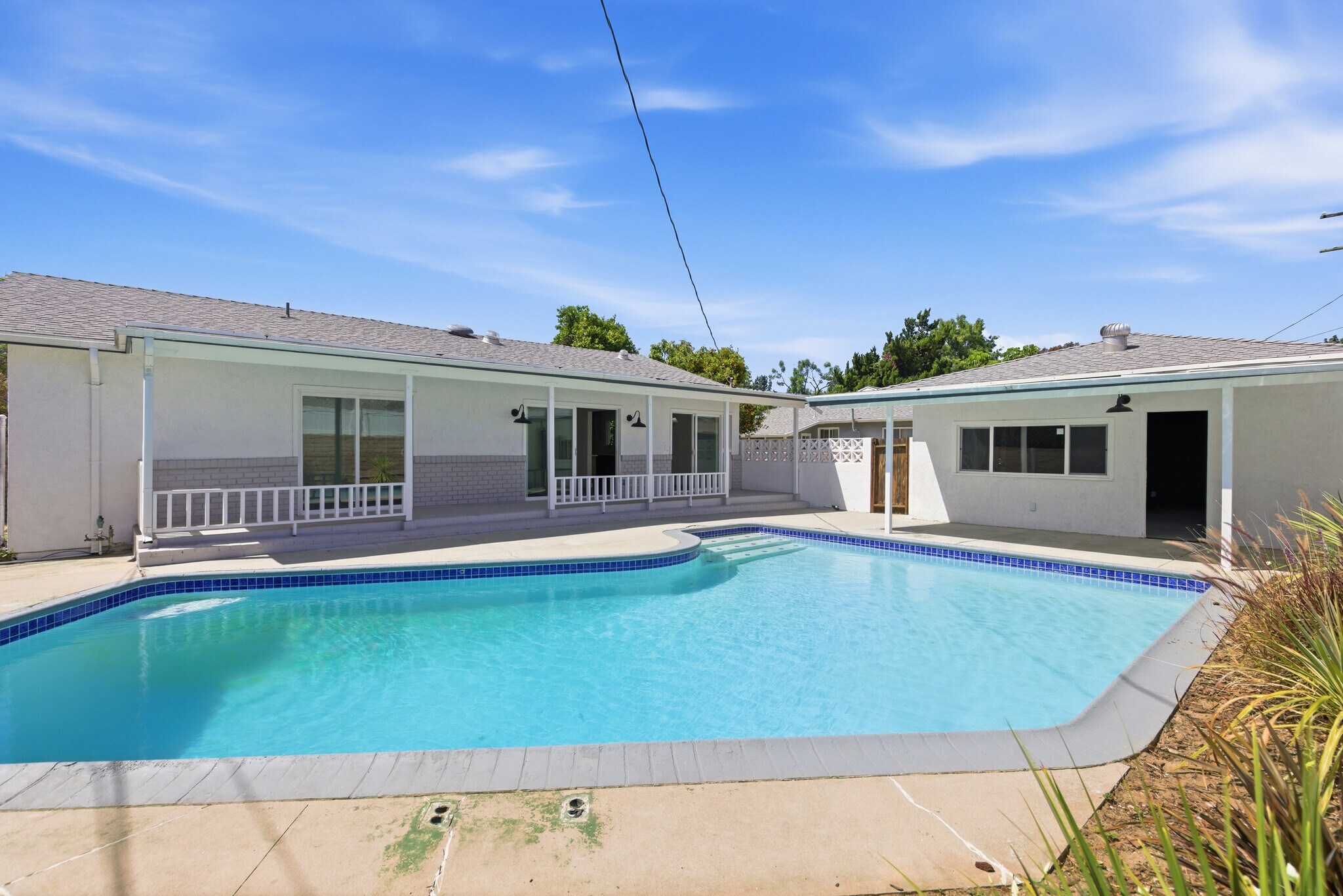 Building Photo - 16257 Los Alimos St