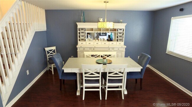 Building Photo - 5102 NW 115th Ct  Doral Fl 33178