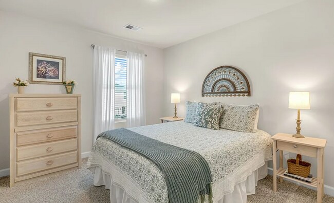 Building Photo - Modern 3 Bedroom Home Available October 1s...