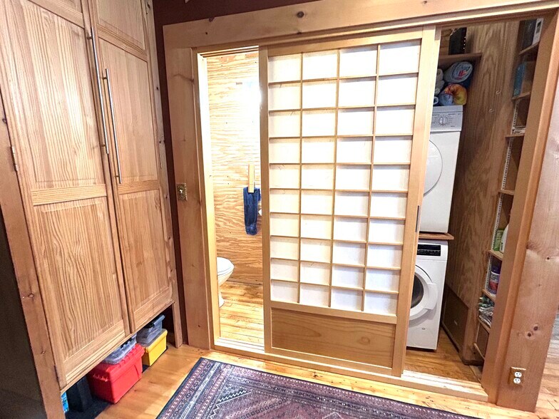 Building Photo - 241 Cumberland Ave