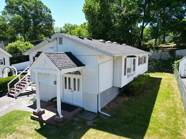 Building Photo - 5 Dietz Ct