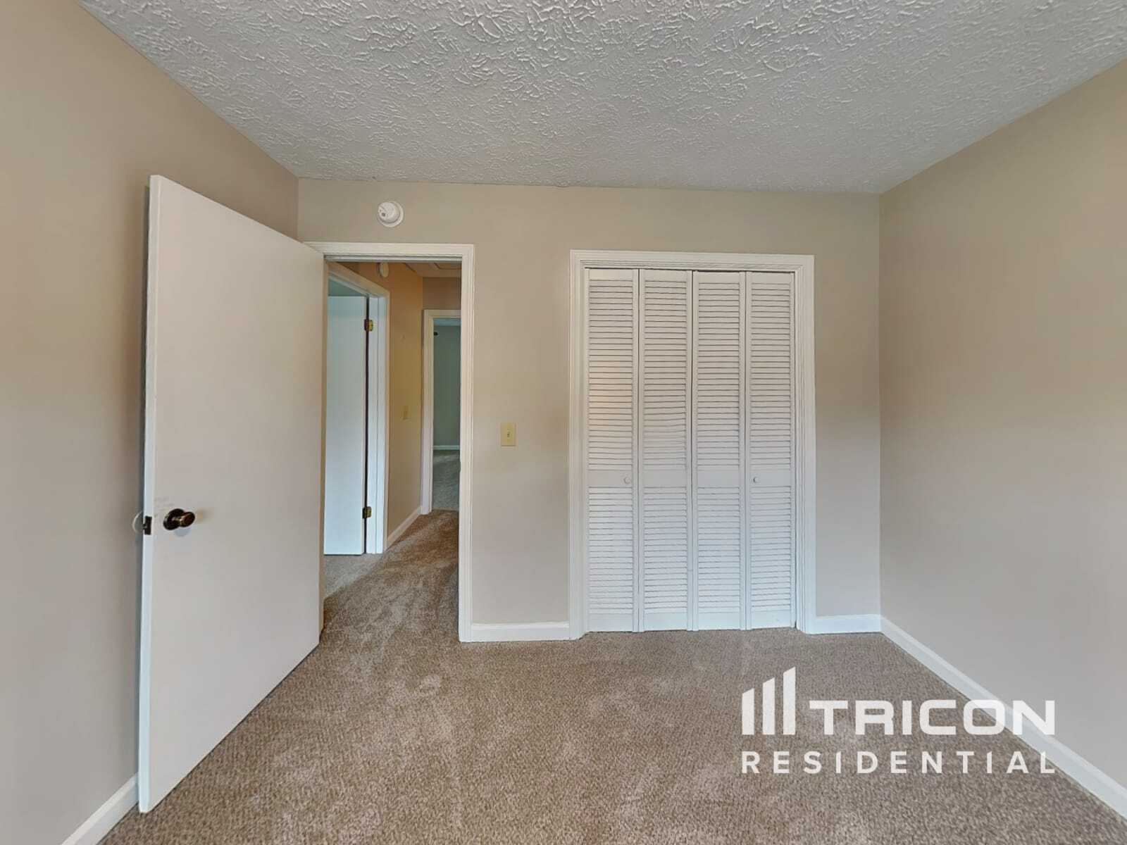 Building Photo - 414 Breezy Dr SW