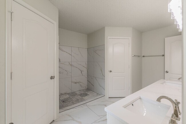 Building Photo - Coming Soon! 2 Story, 3 Bedroom Home in Be...
