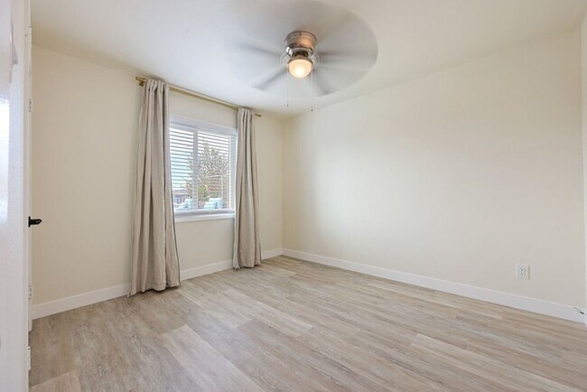 Building Photo - MUST SEE 3 BED 2 BATH HOUSE WITH  UTILITIES INCLUDED, GARAGE & YARD! CALL 6 1 9  8 8 8 5 5 5 4 TO...