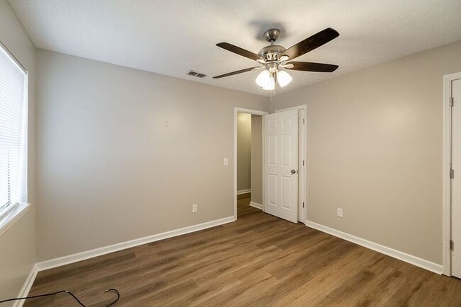 Building Photo - 112 Upland Ct