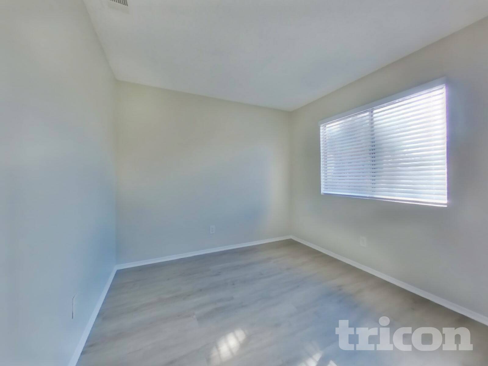 Building Photo - 1480 Medallion Ct