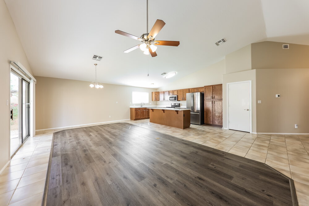 Building Photo - 8748 W Salter Dr